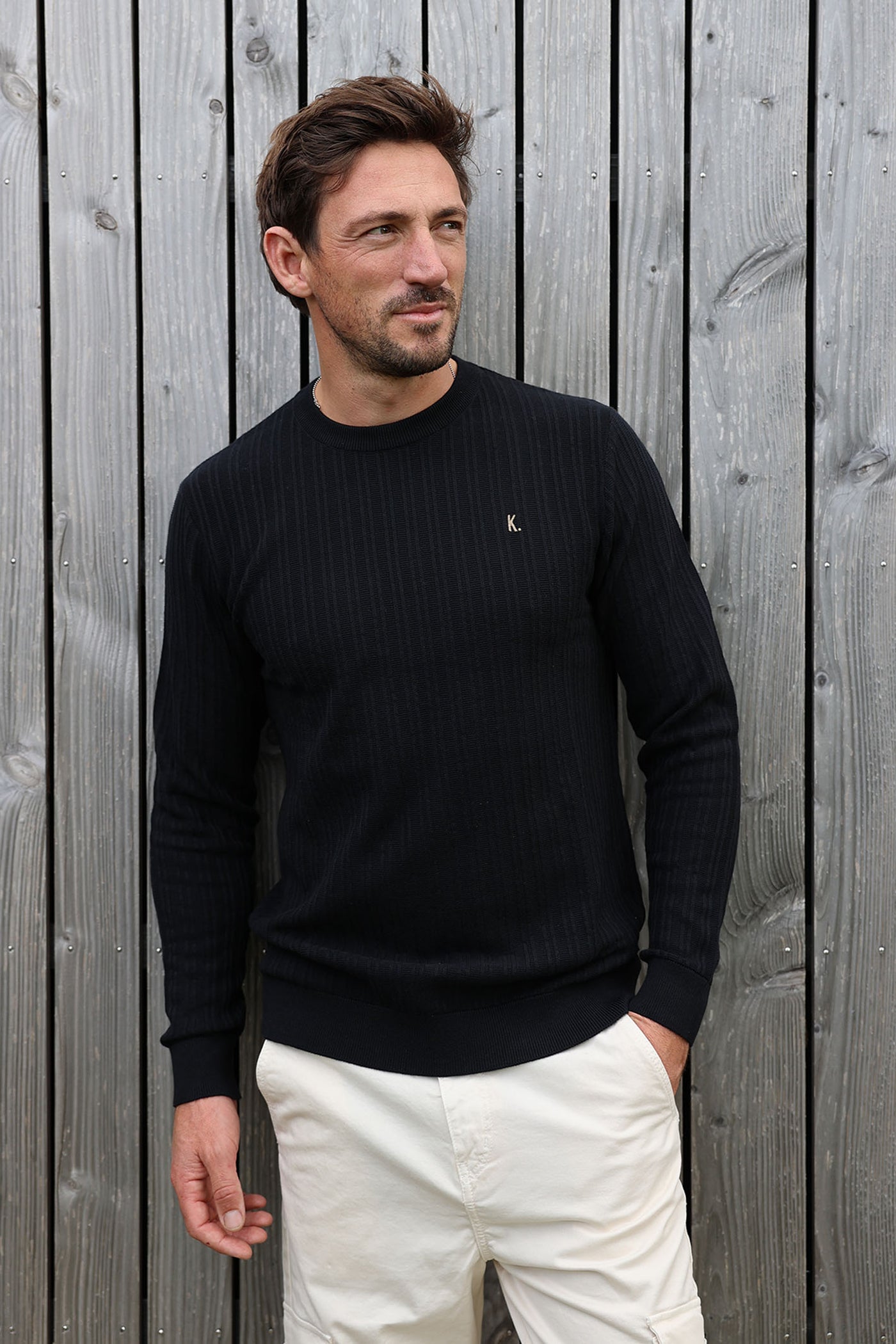 100 - Black