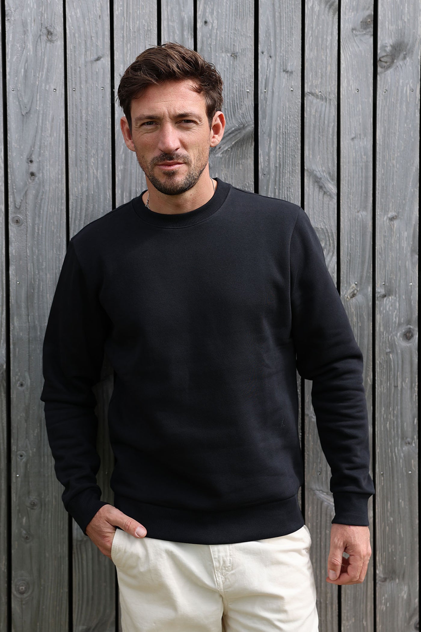 100 - Black
