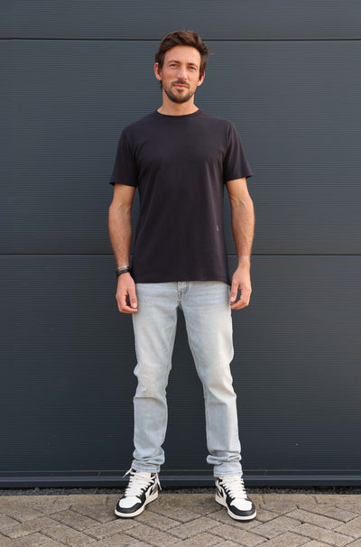 100 - Black