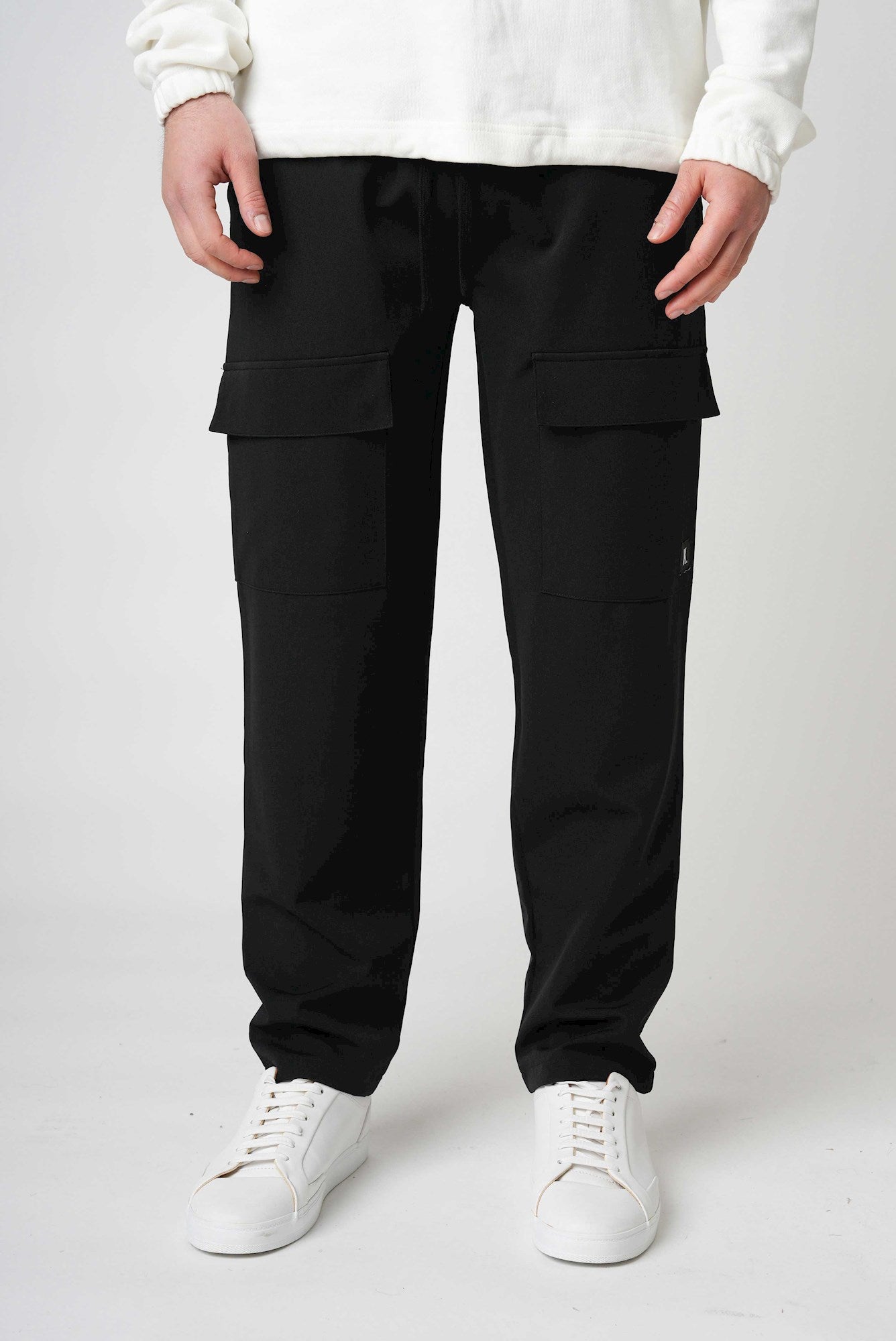 100 - Black